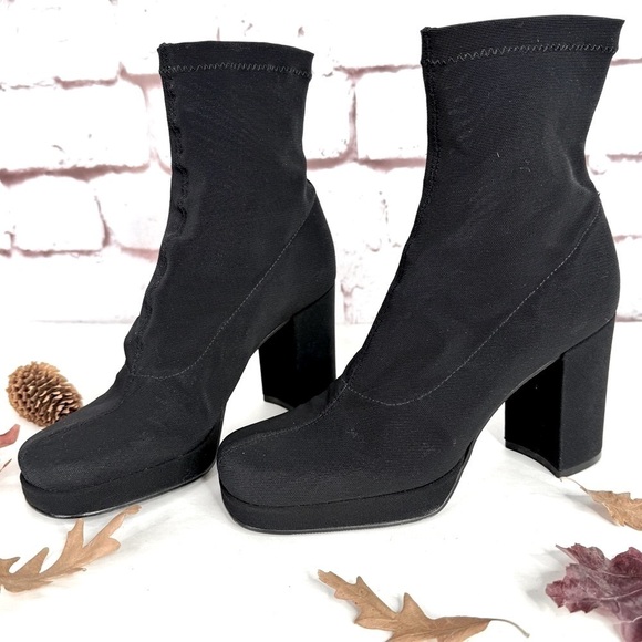 ENZO ANGIOLINI Size 6 Black Nylon Sock Ankle Boots Chunky Heels feels like 6.5 - Picture 1 of 15